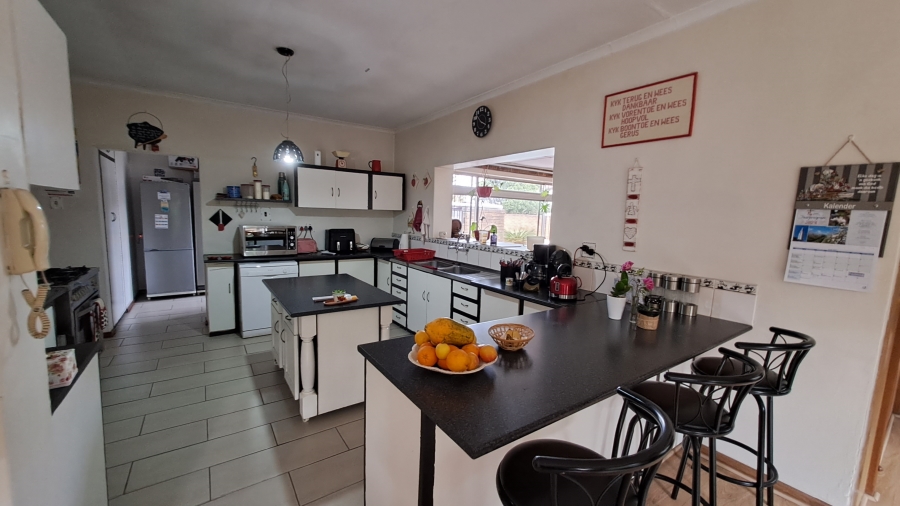 4 Bedroom Property for Sale in Grabouw Western Cape
